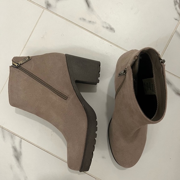 Blondo Skye Boots, never worn - Picture 3 of 5